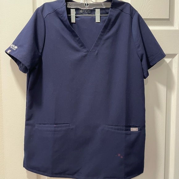 FIGS scrub top - Picture 1 of 4